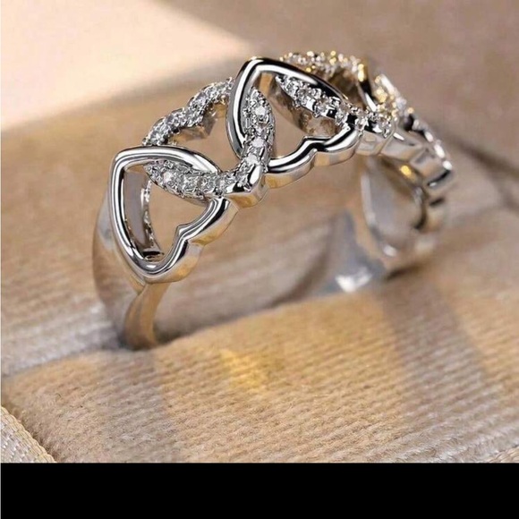 NEW Elegant Silver plated Heart Ring size 7 and 8 - Picture 4 of 5